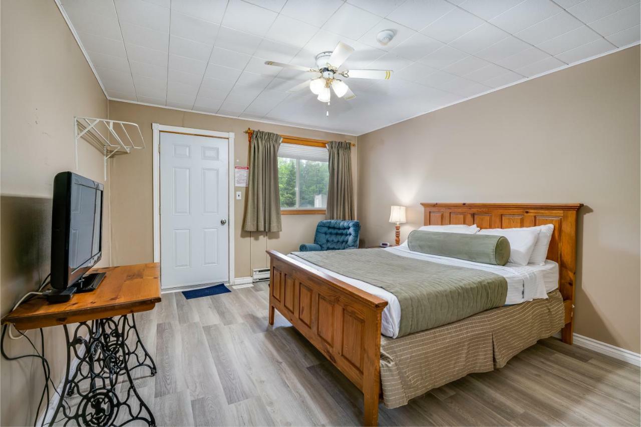 Long Sault Motel エクステリア 写真